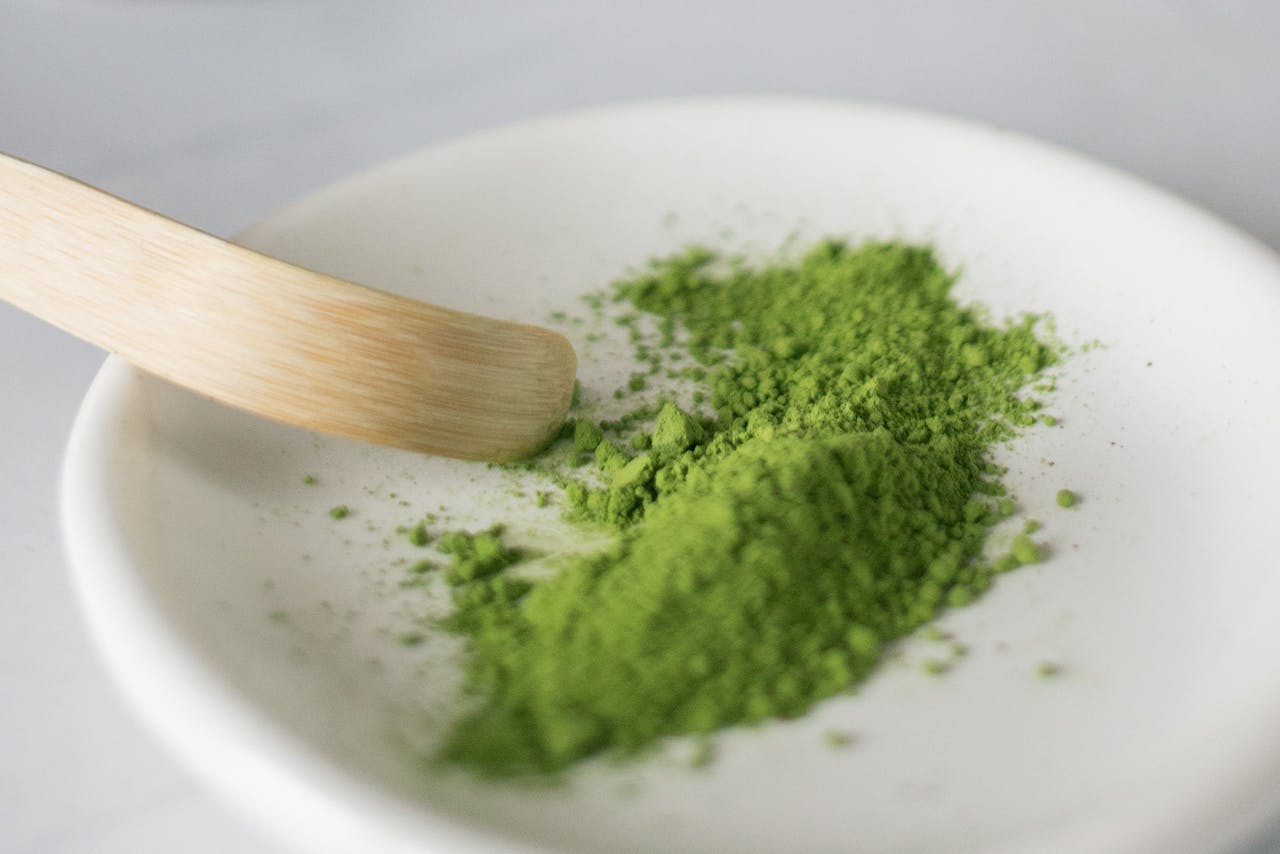 Bylina jménem kratom a proč je okolo ní tolik kontroverze