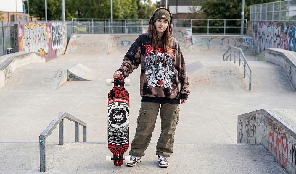 Skateboardy a longboardy